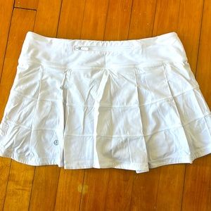 Lululemon size 6 white pace rival skirt